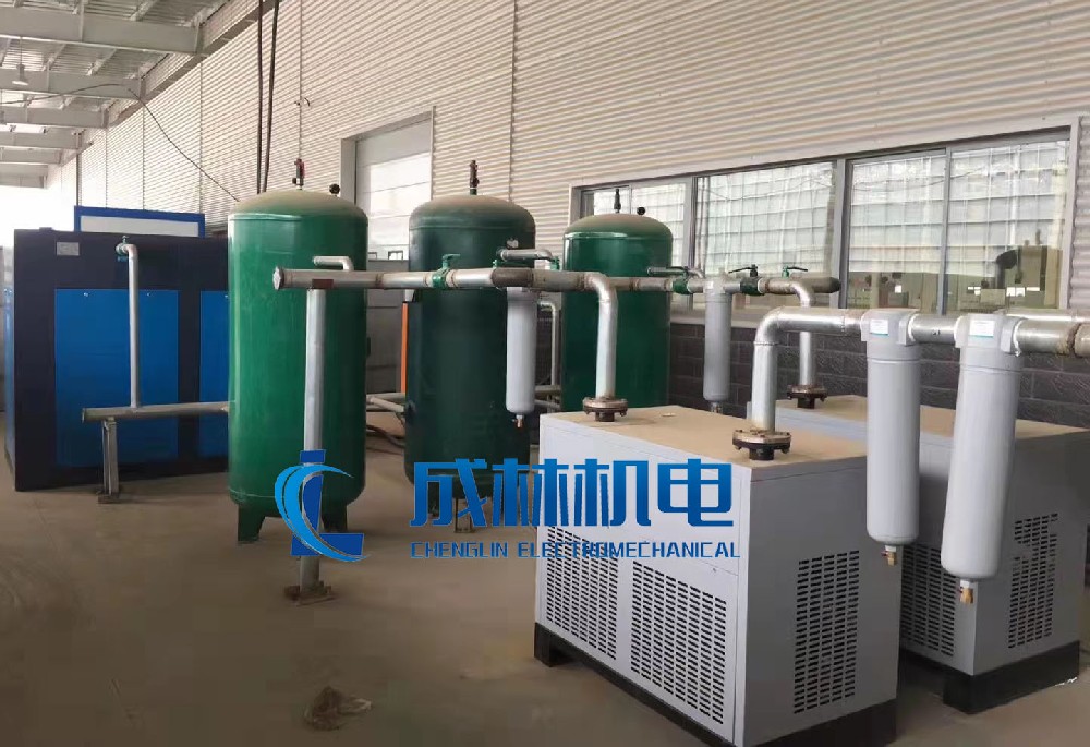 132KW雙螺桿式空壓機站管道安裝